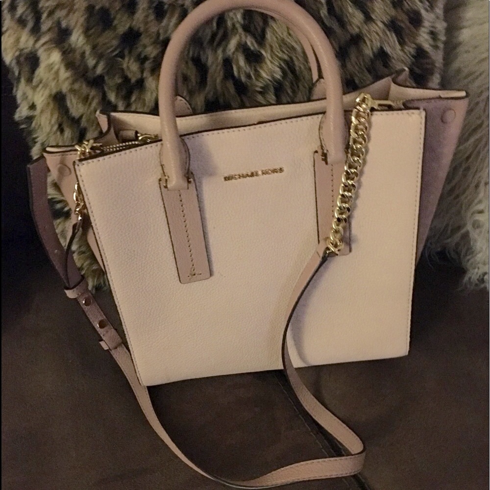 Micheal Kors pocket book